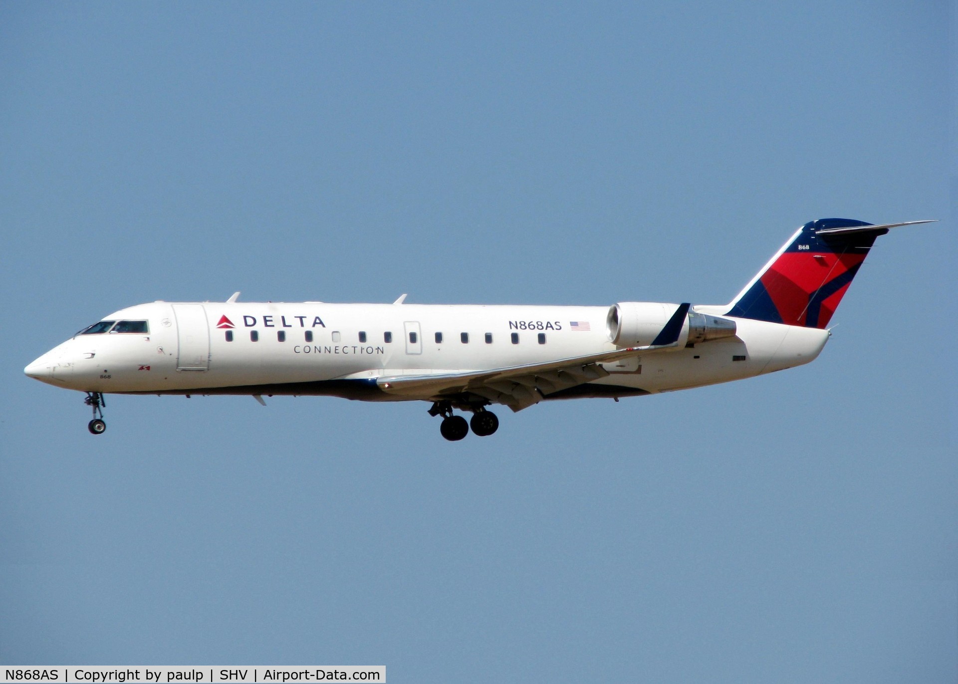N868AS, 2001 Bombardier CRJ-200ER (CL-600-2B19) C/N 7474, Landing at Shreveport Regional.