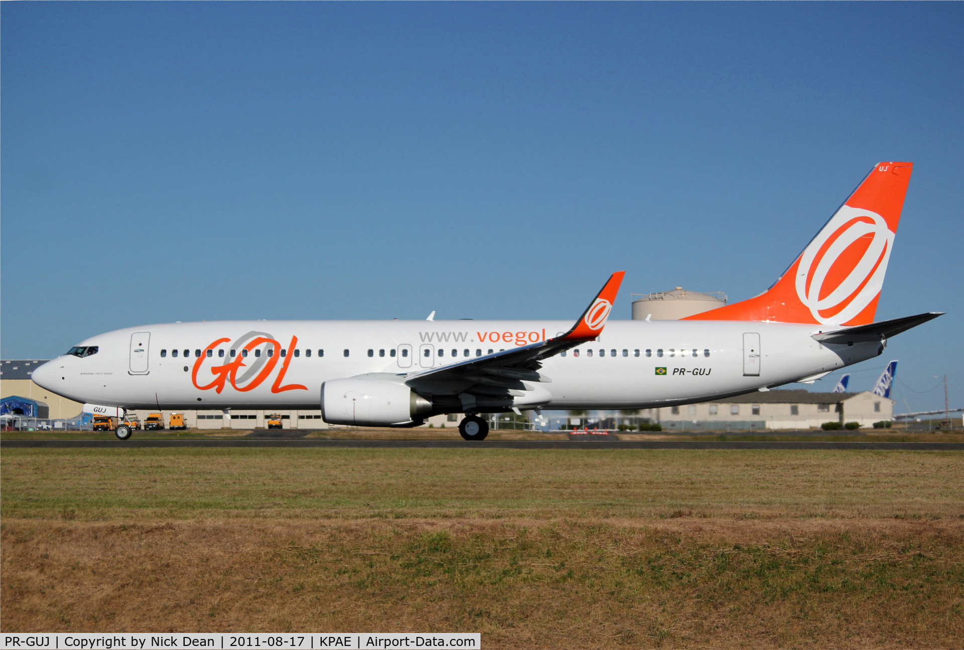 PR-GUJ, 2011 Boeing 737-8HX C/N 35851, KPAE/PAE