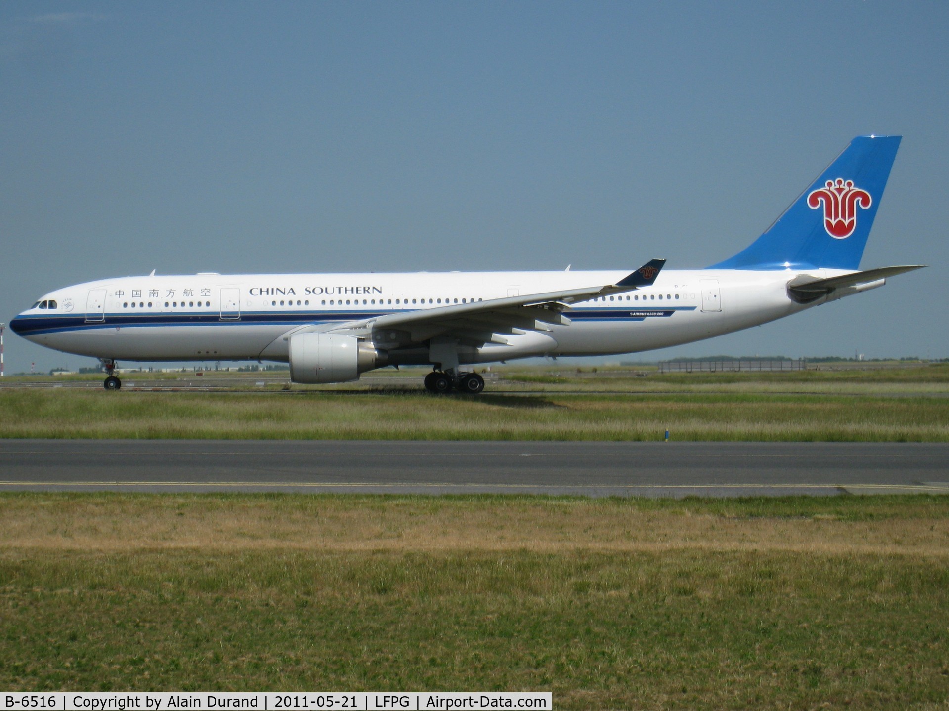 B-6516, 2010 Airbus A330-223 C/N 1129, Taxying to runway 09R. China Southern initially served CDG with 777-200s which were superseeded by the A330-200s coming along with the upgrade to daily frequency.