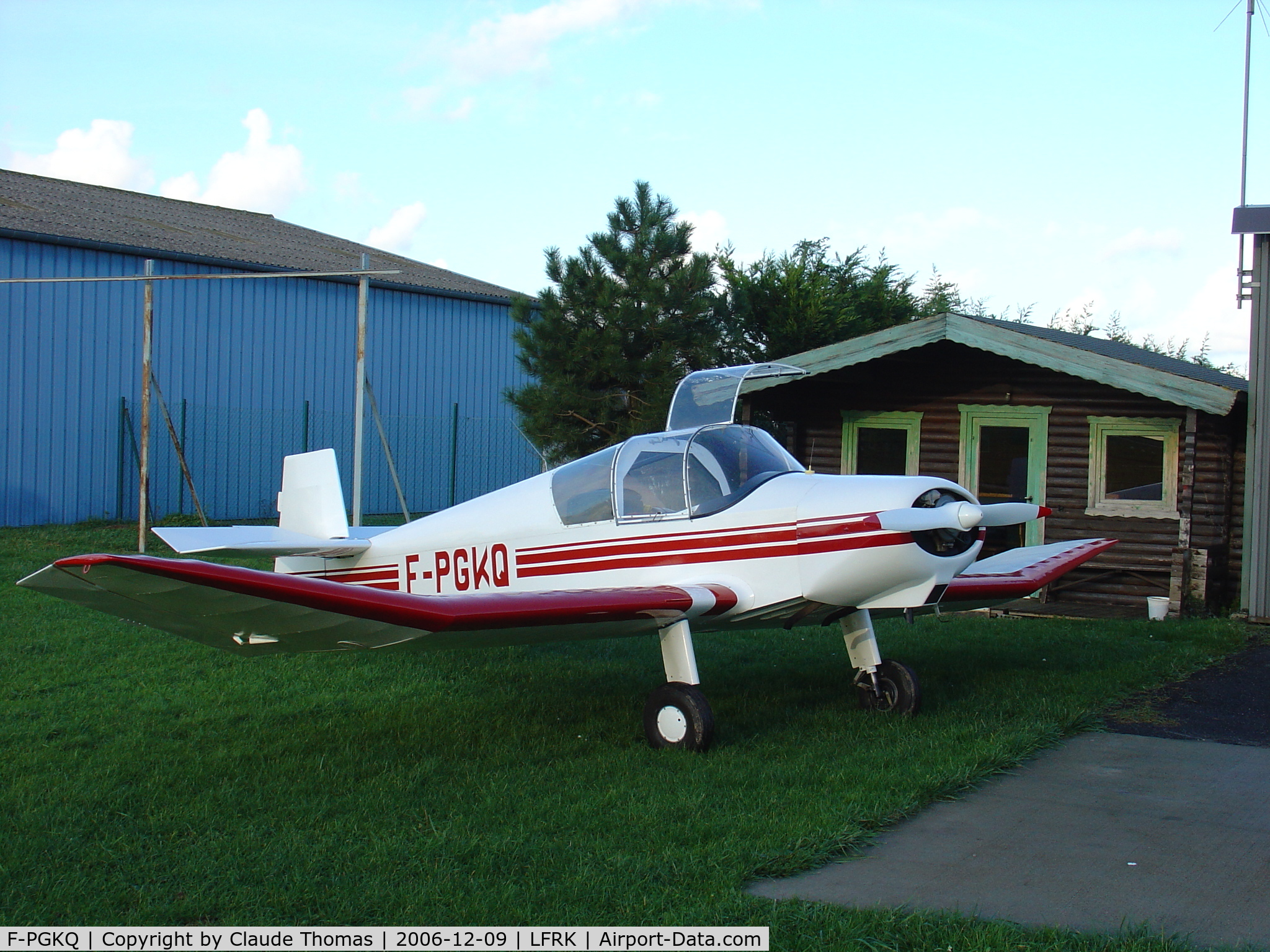 F-PGKQ, Jodel D-112 C/N 108, In front of the clubhouse of 