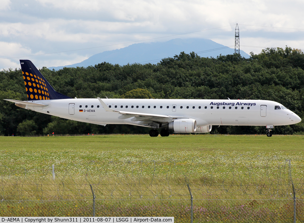 D-AEMA, 2009 Embraer 195LR (ERJ-190-200LR) C/N 19000290, Ready for take off rwy 23