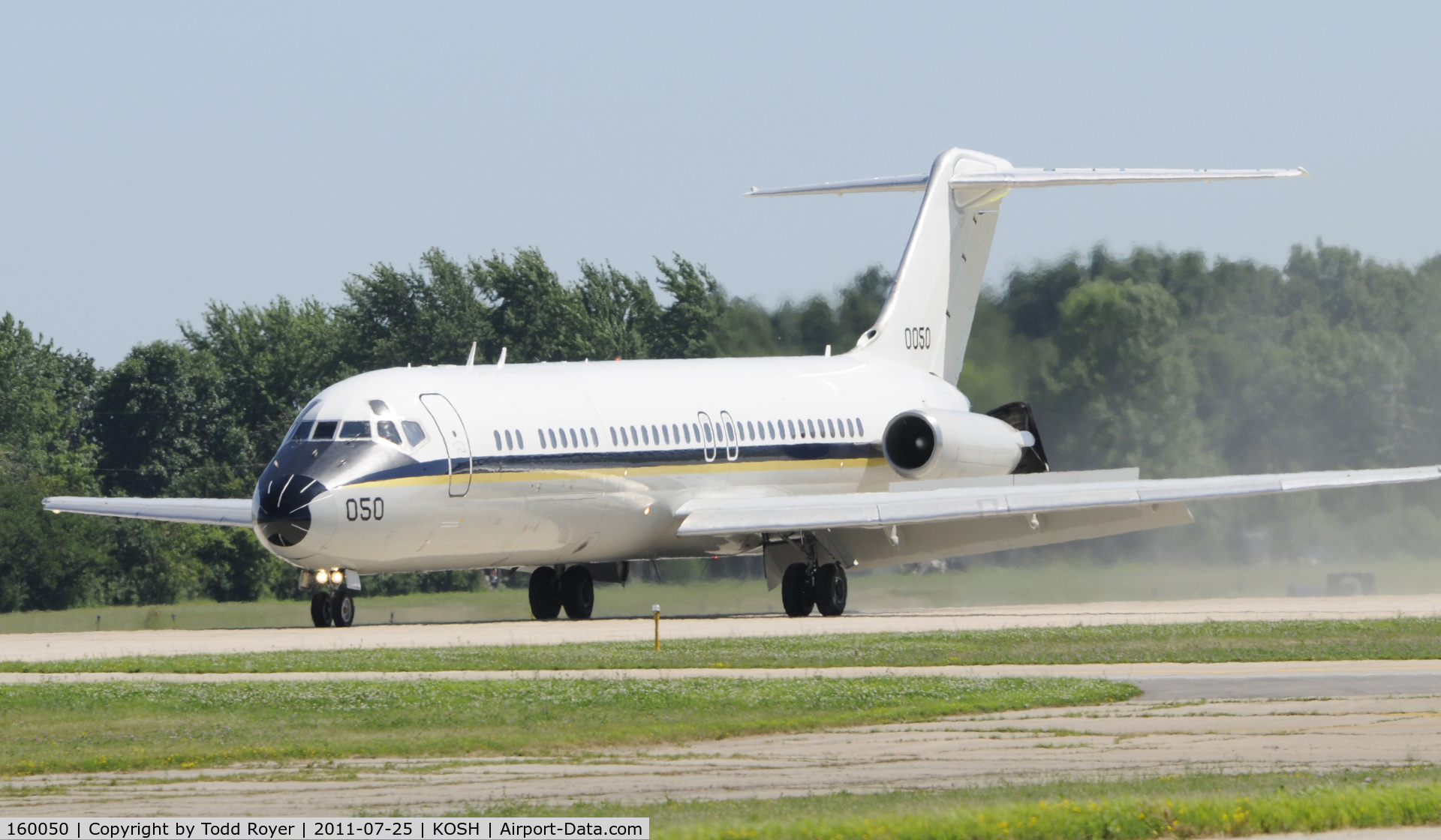160050, 1975 McDonnell Douglas C-9B (DC-9-33) Skytrain II C/N 47699, AIRVENTURE 2011