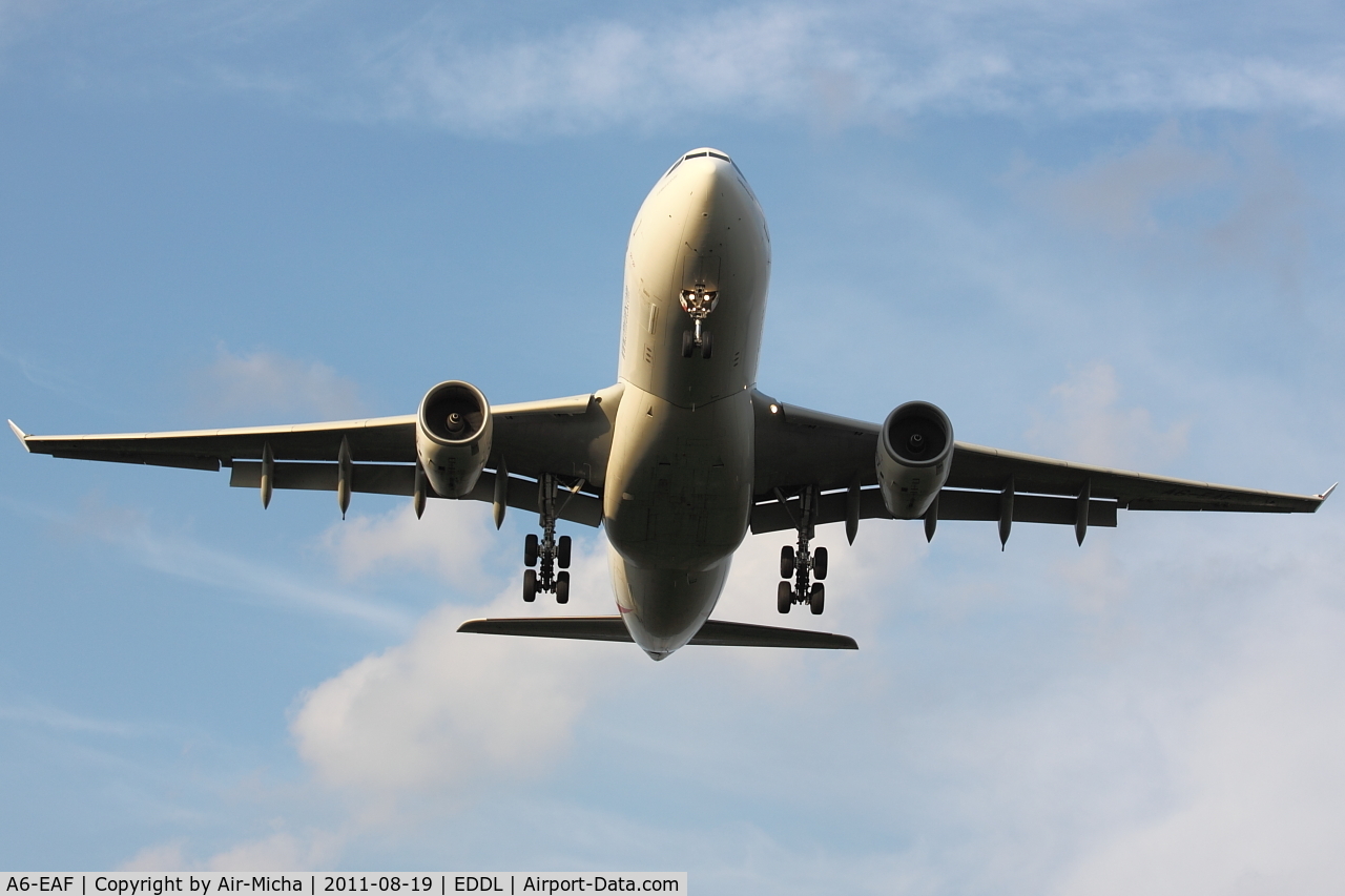 A6-EAF, 2001 Airbus A330-243 C/N 392, Emirates, Airbus A330-243, CN: 0392