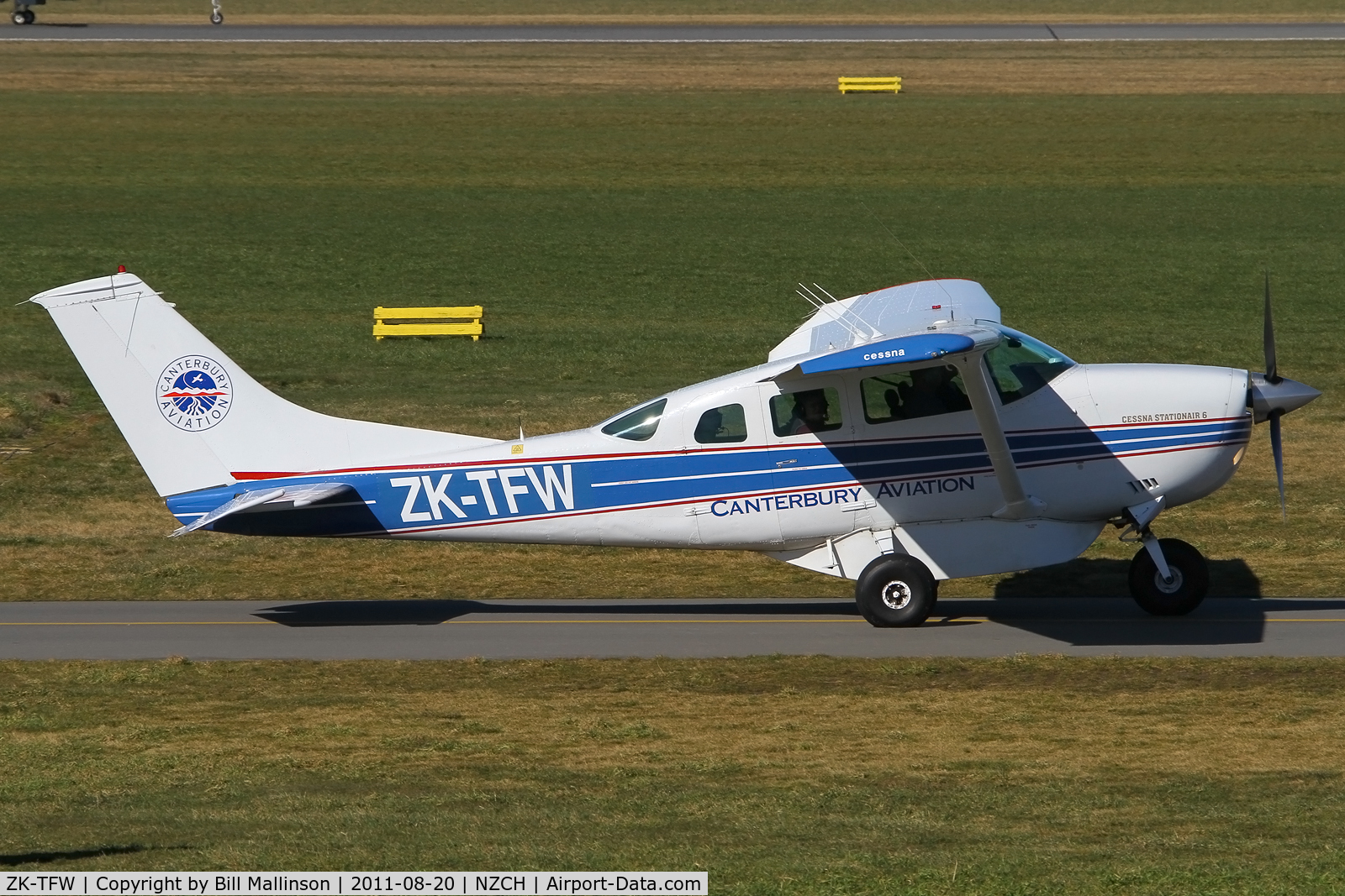 ZK-TFW, 1973 Cessna U206F Stationair C/N U20602273, new load of pax...and readying to show them the sights