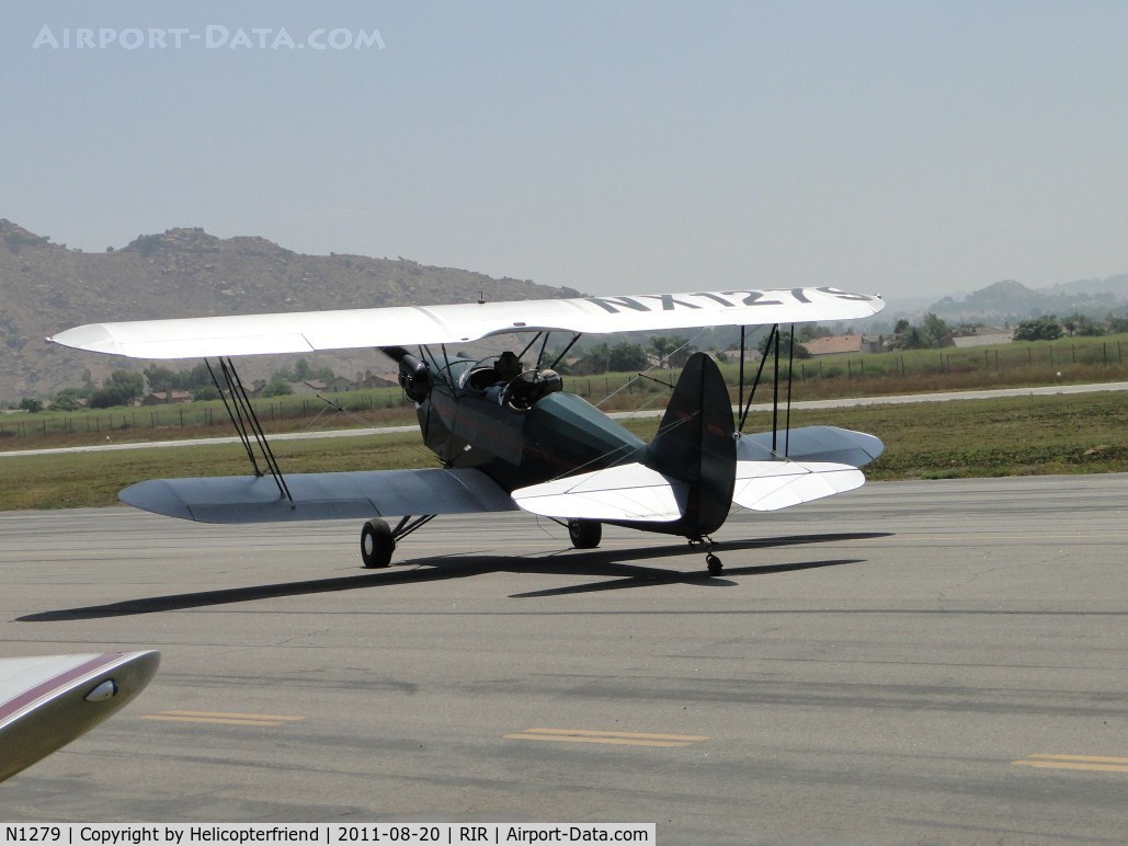 N1279, Hatz CB-1 C/N 279, Taxiing to take off