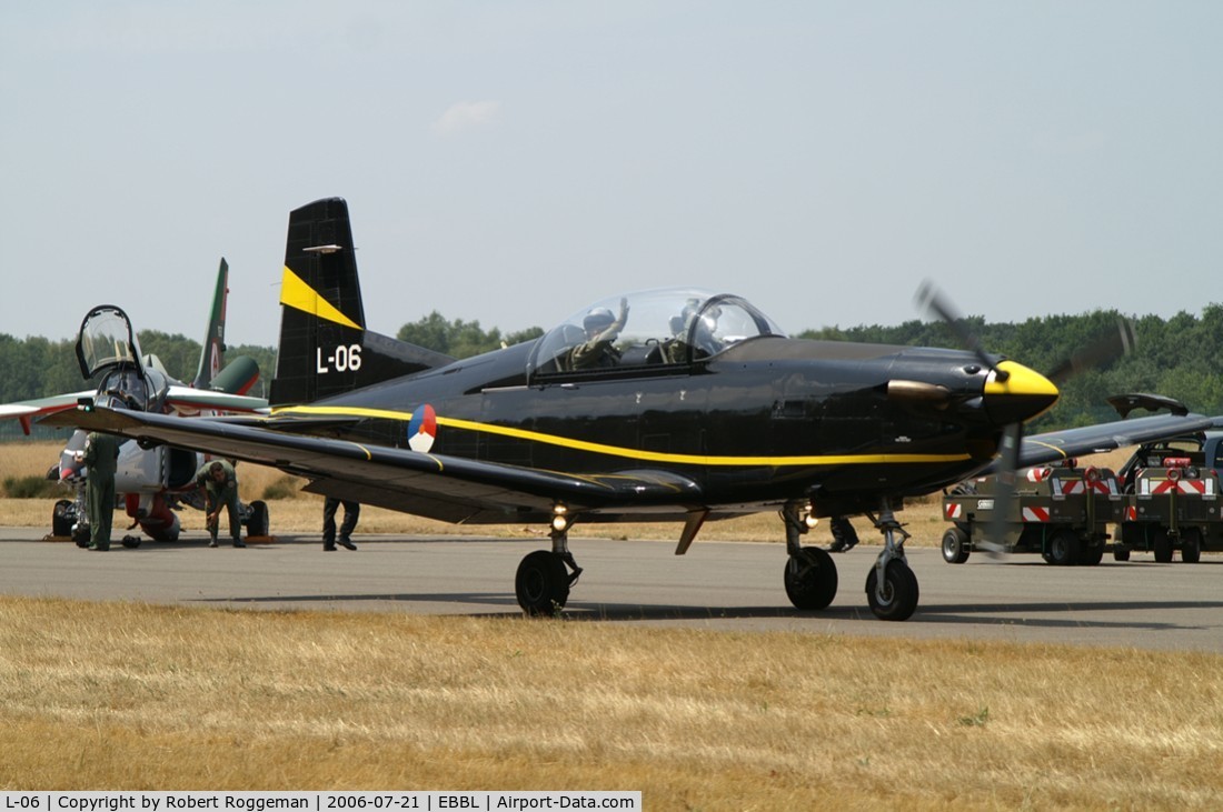 L-06, Pilatus PC-7 Turbo Trainer C/N 543, Photocall.
