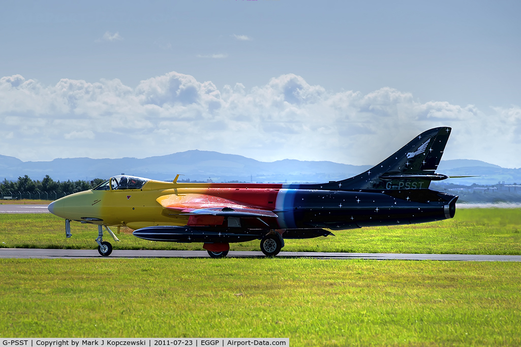 G-PSST, 1959 Hawker Hunter F.58A C/N HABL-003115, On taxiway A1 en route to runway 27.