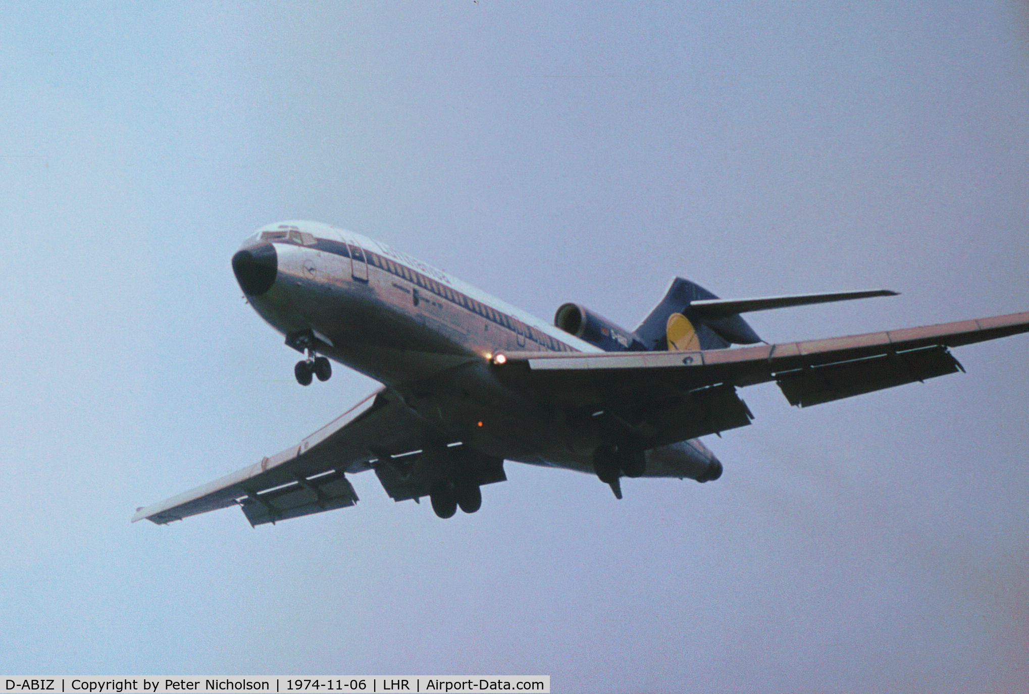D-ABIZ, 1967 Boeing 727-30QC C/N 19010, Boeing 727-30QC named Gelsenkirchen of Lufthansa on final approach to Heathrow in Novembr 1974.