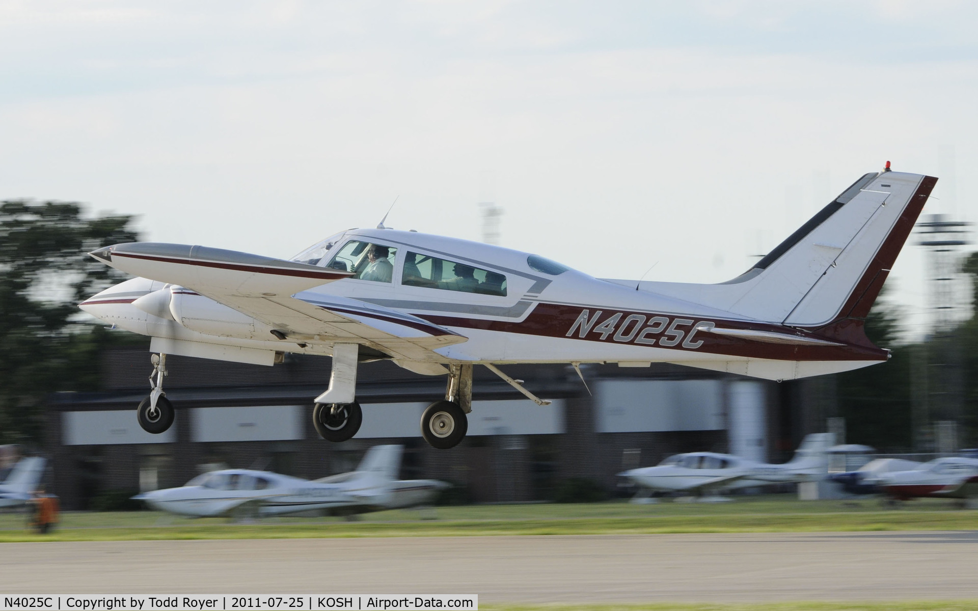 N4025C, 1978 Cessna 310R C/N 310R1350, AIRVENTURE 2011