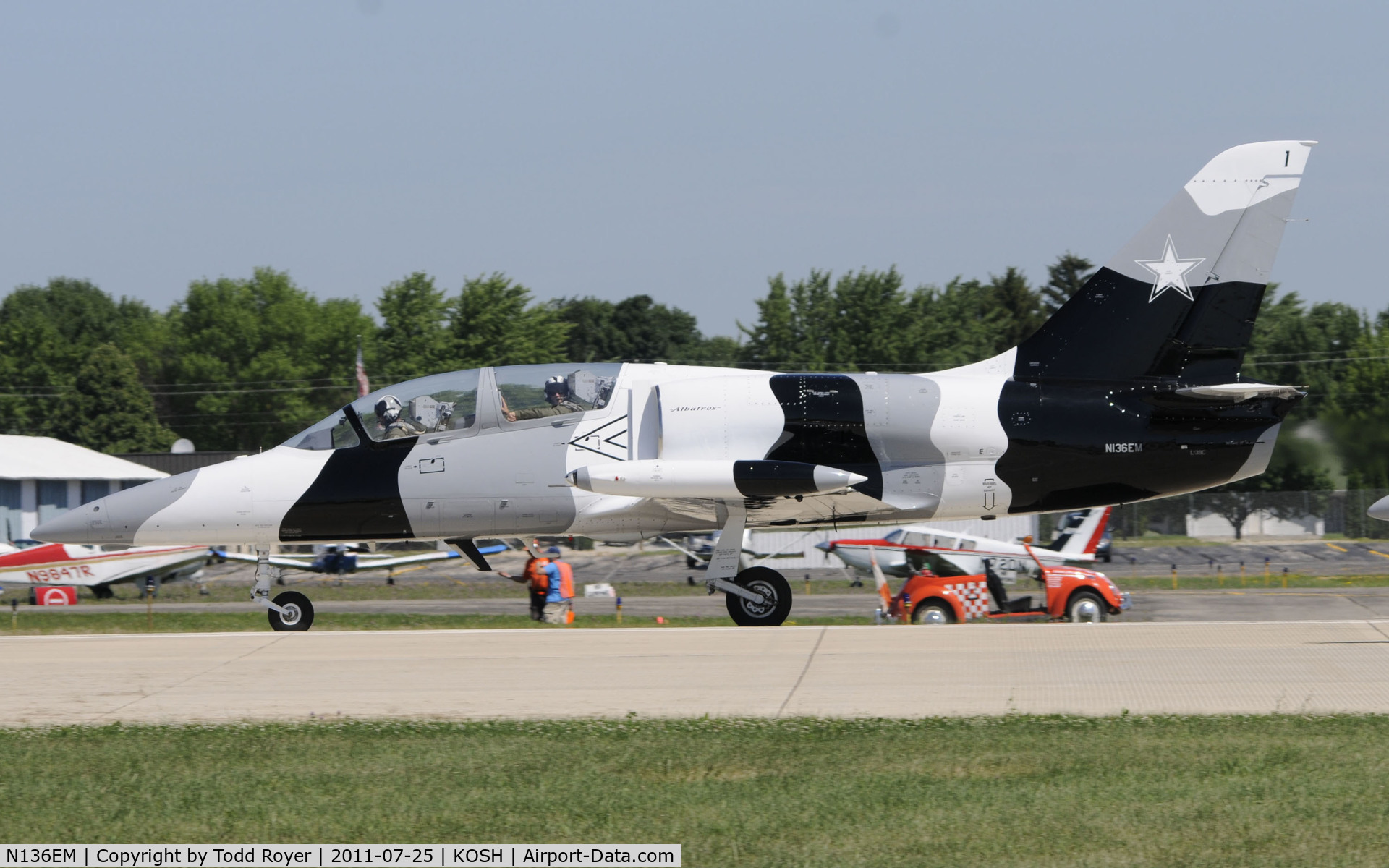 N136EM, 1984 Aero L-39C Albatros C/N 432917, AIRVENTURE 2011