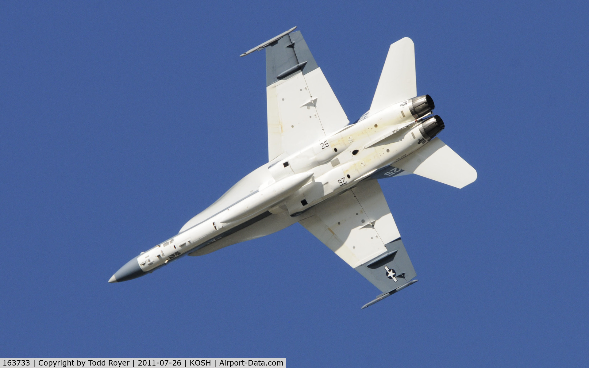 163733, 1989 McDonnell Douglas F/A-18C Hornet C/N 0803, AIRVENTURE 2011