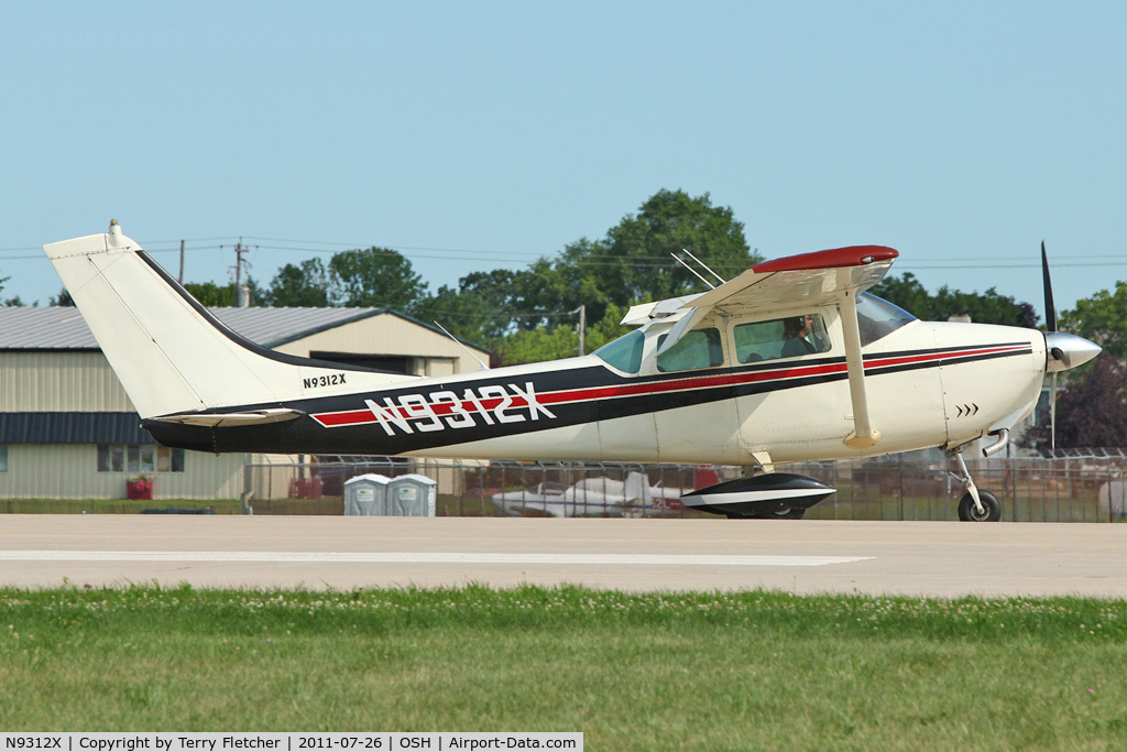 N9312X, 1962 Cessna 182E Skylane C/N 18253712, 1962 Cessna 182E, c/n: 18253712 at 2011 Oshkosh
