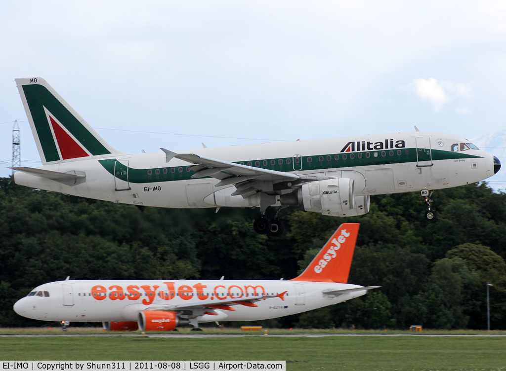 EI-IMO, 2002 Airbus A319-112 C/N 1770, Landing rwy 23