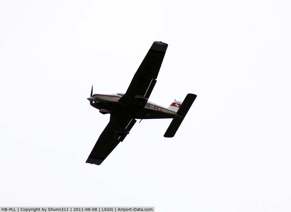 HB-PLL, Piper PA-28-161 Warrior II C/N 28-16057, Landing rwy 23 'Gazon'