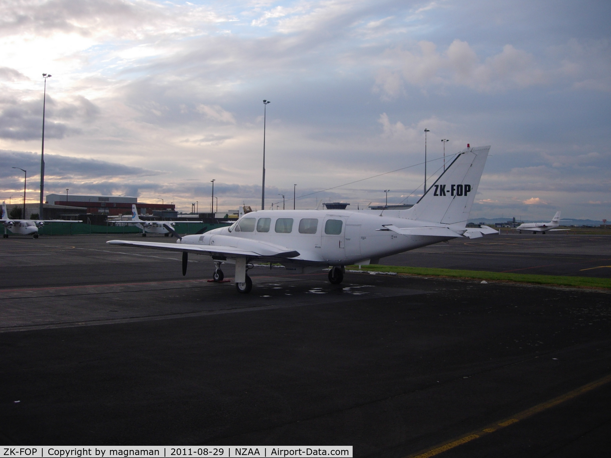 ZK-FOP, Piper PA-31-350 Chieftain C/N 31-7405227, On airwork ramp at auckland.