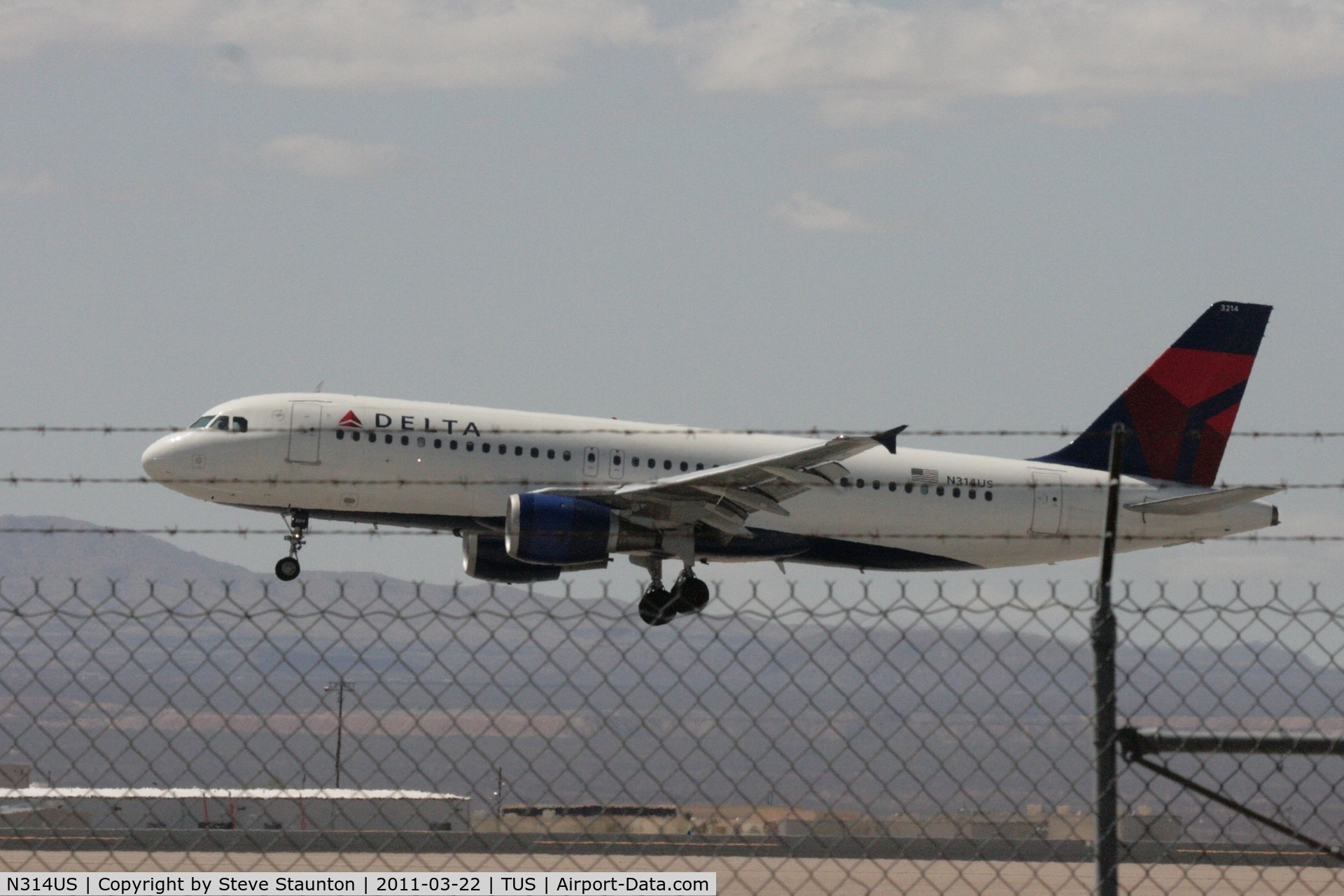 N314US, 1991 Airbus A320-211 C/N 160, Taken at Tucson International Airport, in March 2011 whilst on an Aeroprint Aviation tour