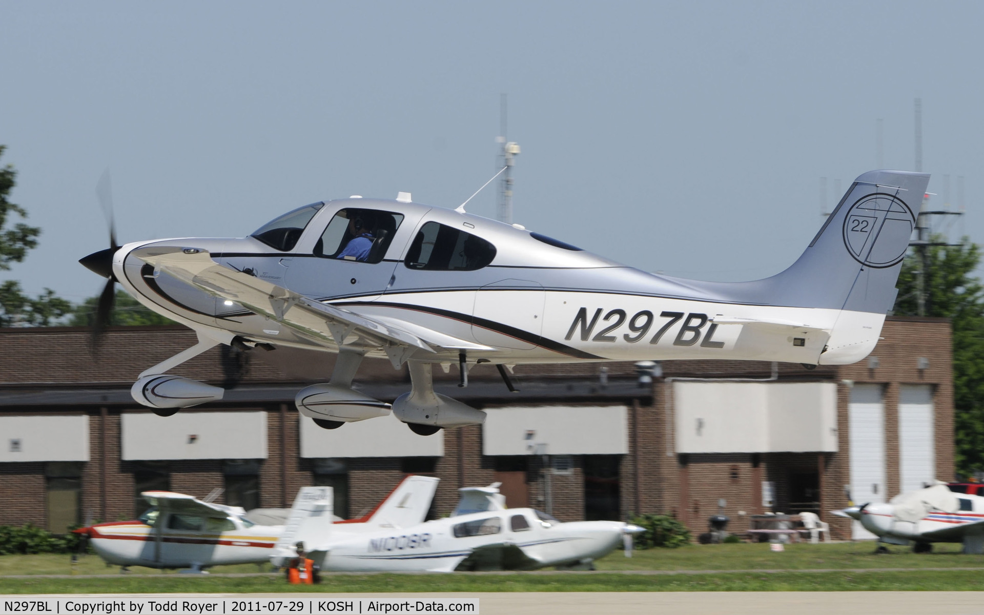 N297BL, Cirrus SR22T C/N 0144, AIRVENTURE 2011