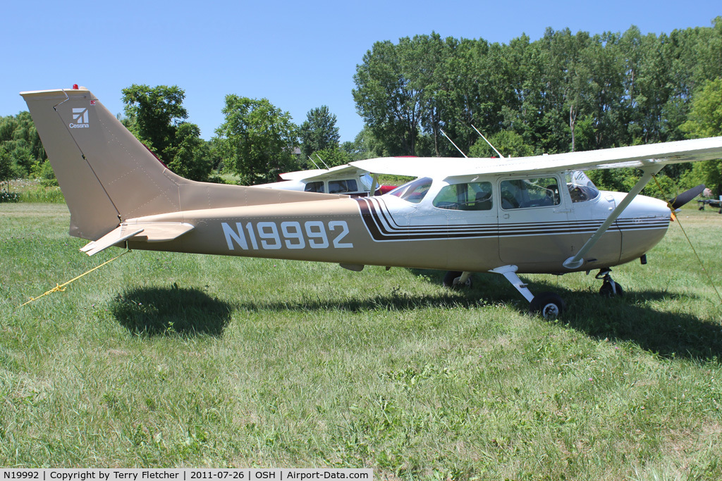 N19992, 1972 Cessna 172M C/N 17260917, 1972 Cessna 172M, c/n: 17260917
at 2011 Oshkosh