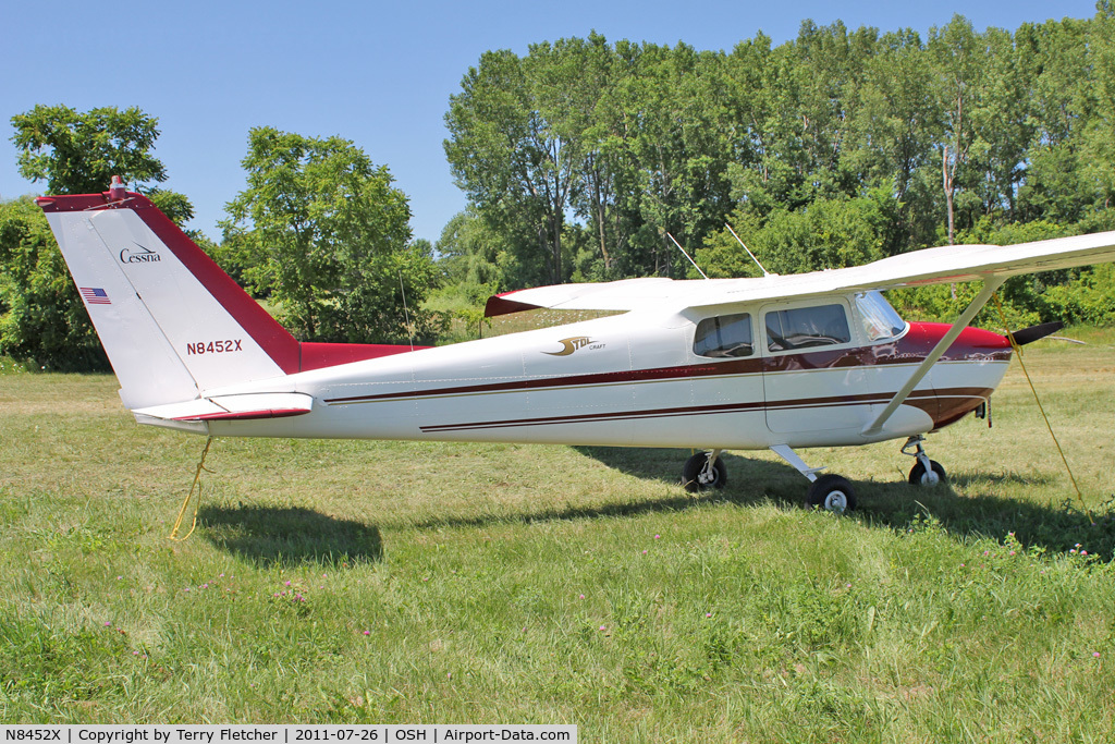 N8452X, 1961 Cessna 172C C/N 17248952, 1961 Cessna 172C, c/n: 17248952
at 2011 Oshkosh