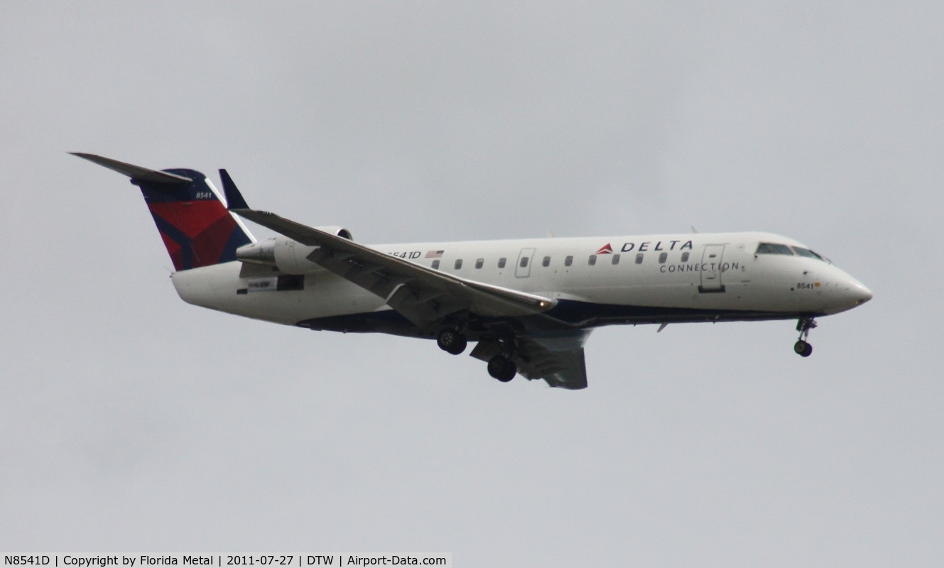 N8541D, 2001 Bombardier CRJ-200LR (CL-600-2B19) C/N 7541, Pinnacle CRJ