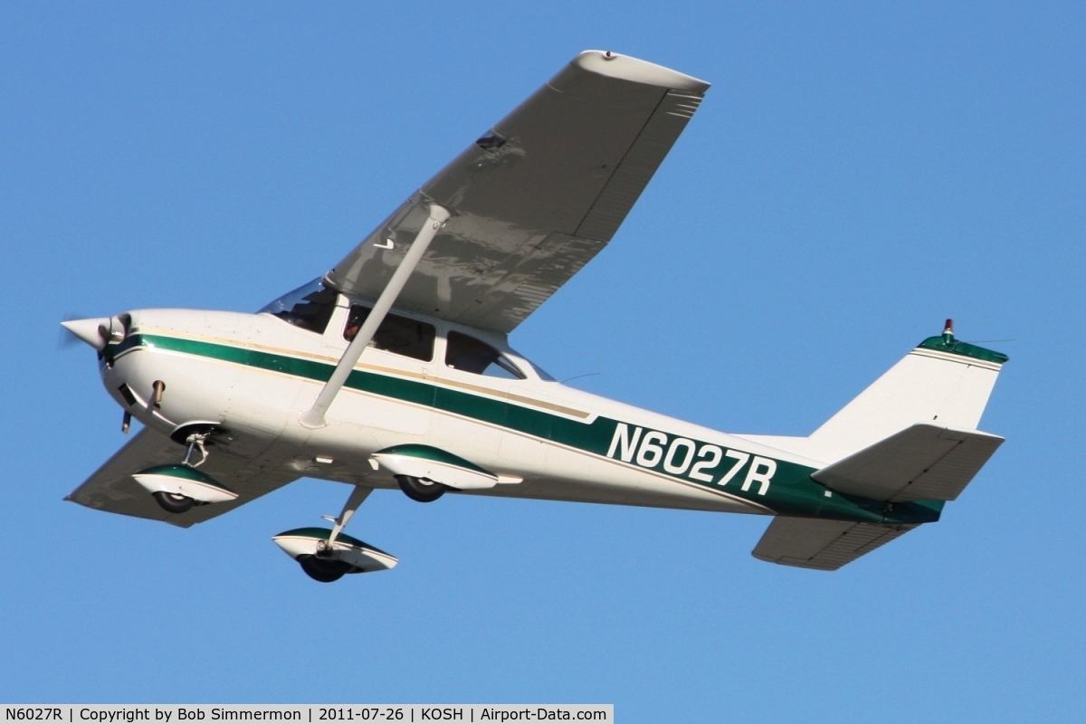 N6027R, 1965 Cessna 172G C/N 17253696, Departing Airventure 2011.