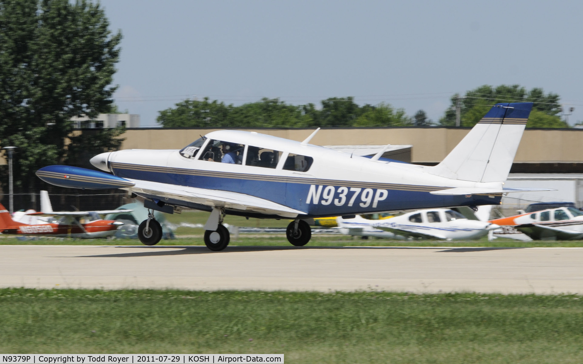 N9379P, 1969 Piper PA-24-260 Comanche C/N 24-4880, AIRVENTURE 2011