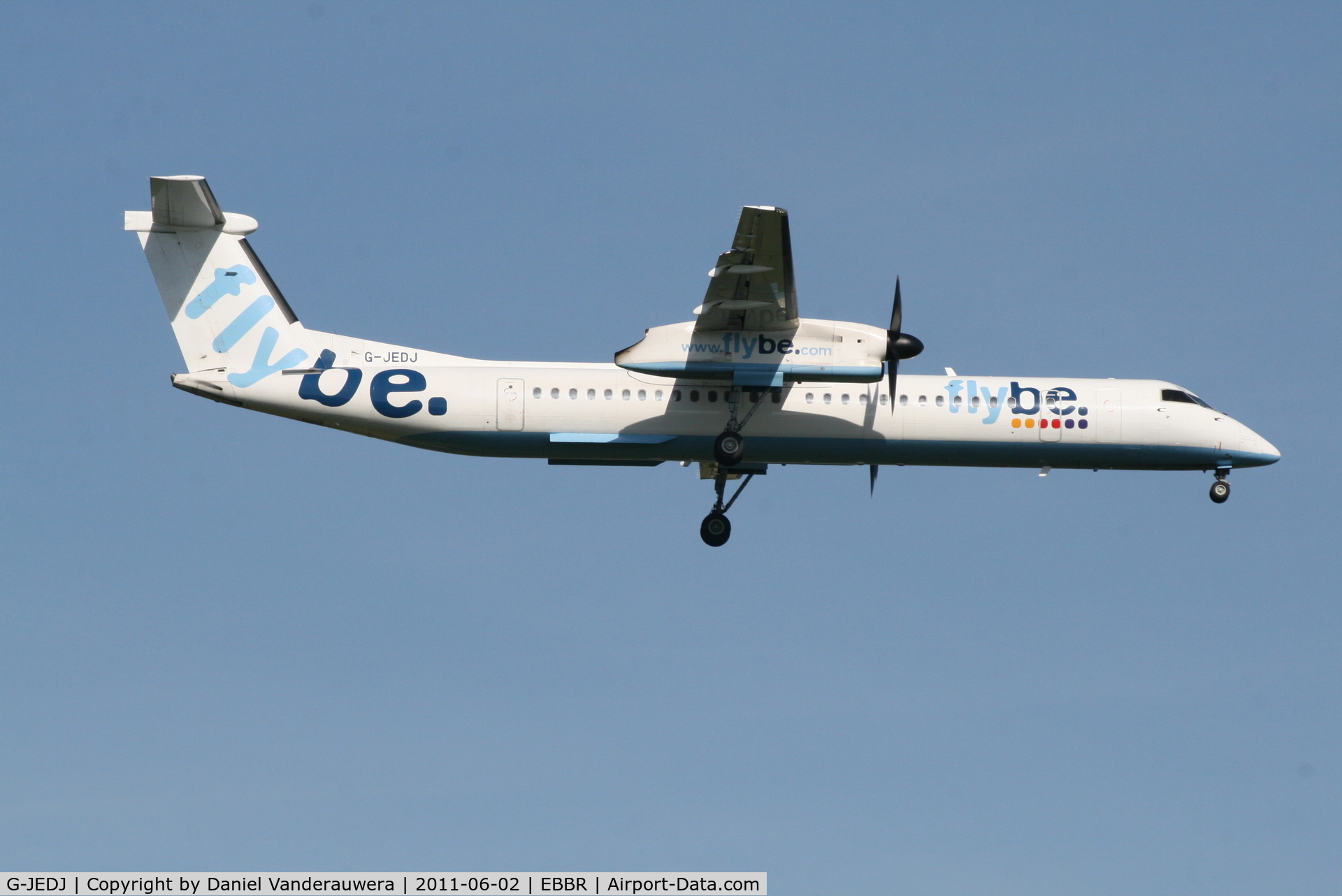 G-JEDJ, 2002 De Havilland Canada DHC-8-402Q Dash 8 C/N 4058, Arrival of flight BE593 to RWY 02