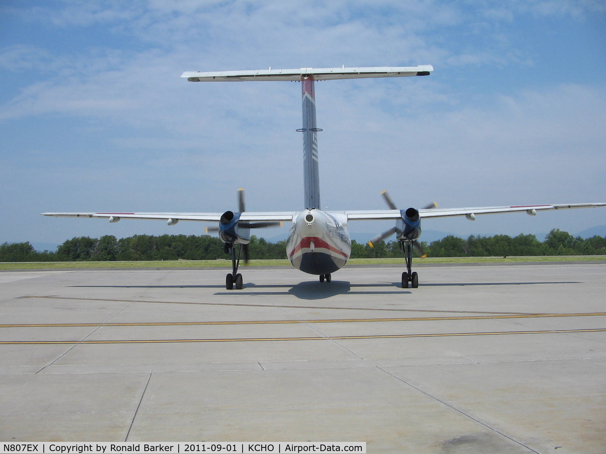 N807EX, 1991 De Havilland DHC-8-102 C/N 292, CHO, VA
