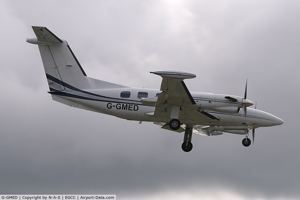 G-GMED, 1990 Piper PA-42-720 Cheyenne III C/N 42-5501050, Arriving 23R