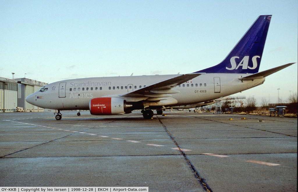 OY-KKB, 1998 Boeing 737-683 C/N 28293, CPH Copenhagen Kastrup 28.12.98