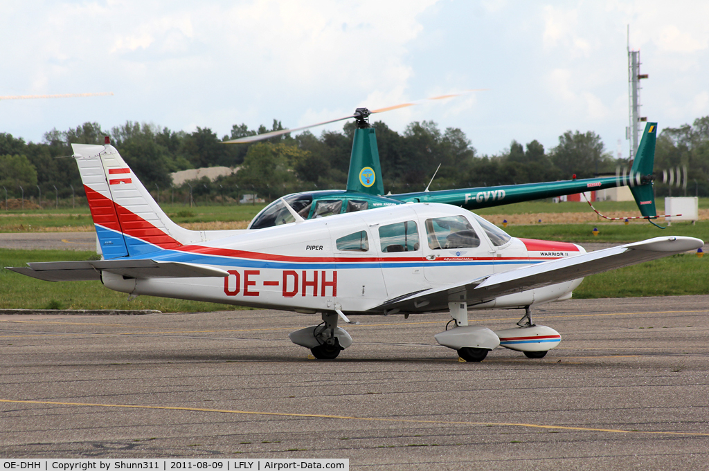 OE-DHH, Piper PA-28-161 C/N 28-7816076, Parked...