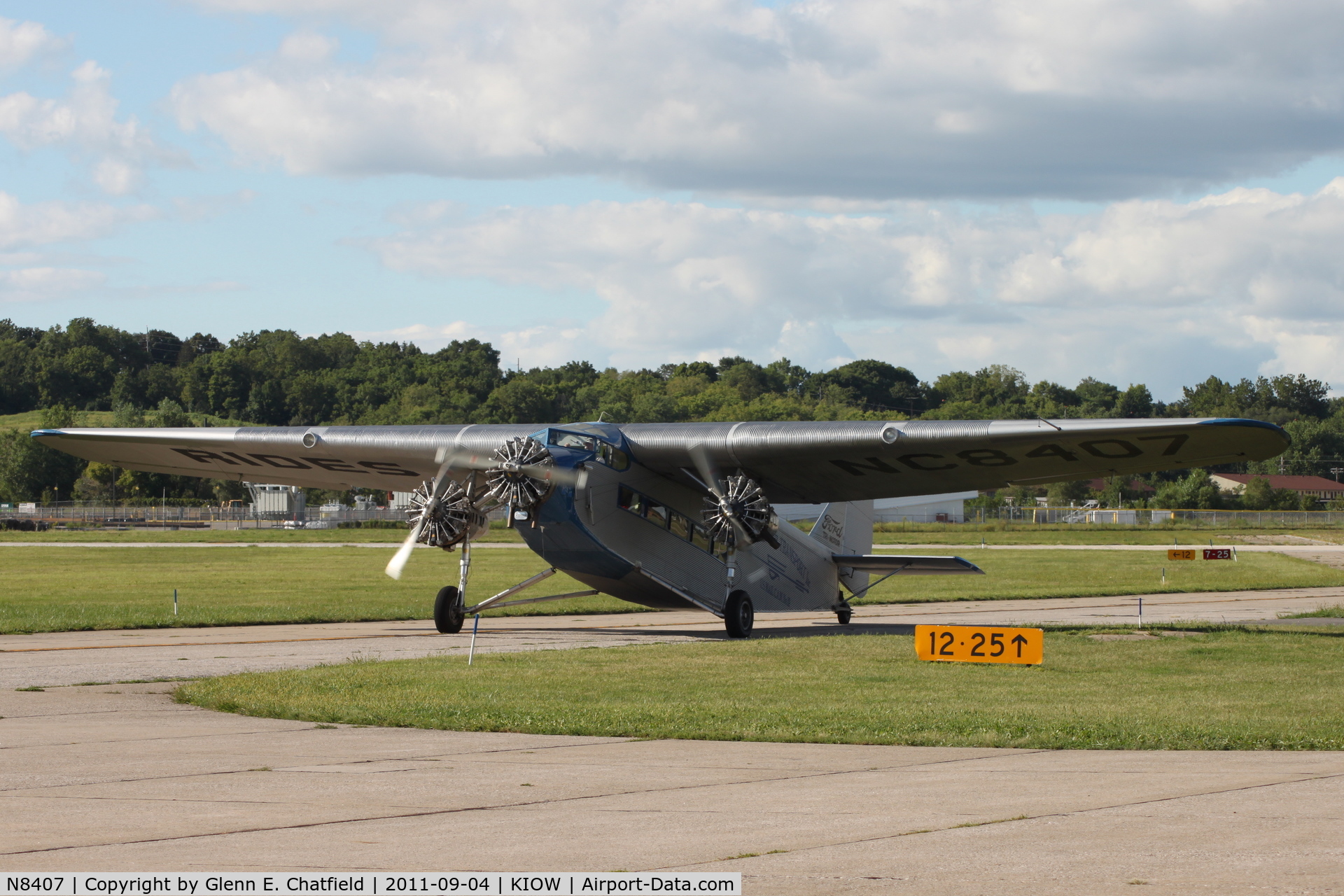 N8407, 1929 Ford 4-AT-E Tri-Motor C/N 69, Taxiing to the ramp after landing runway 30.