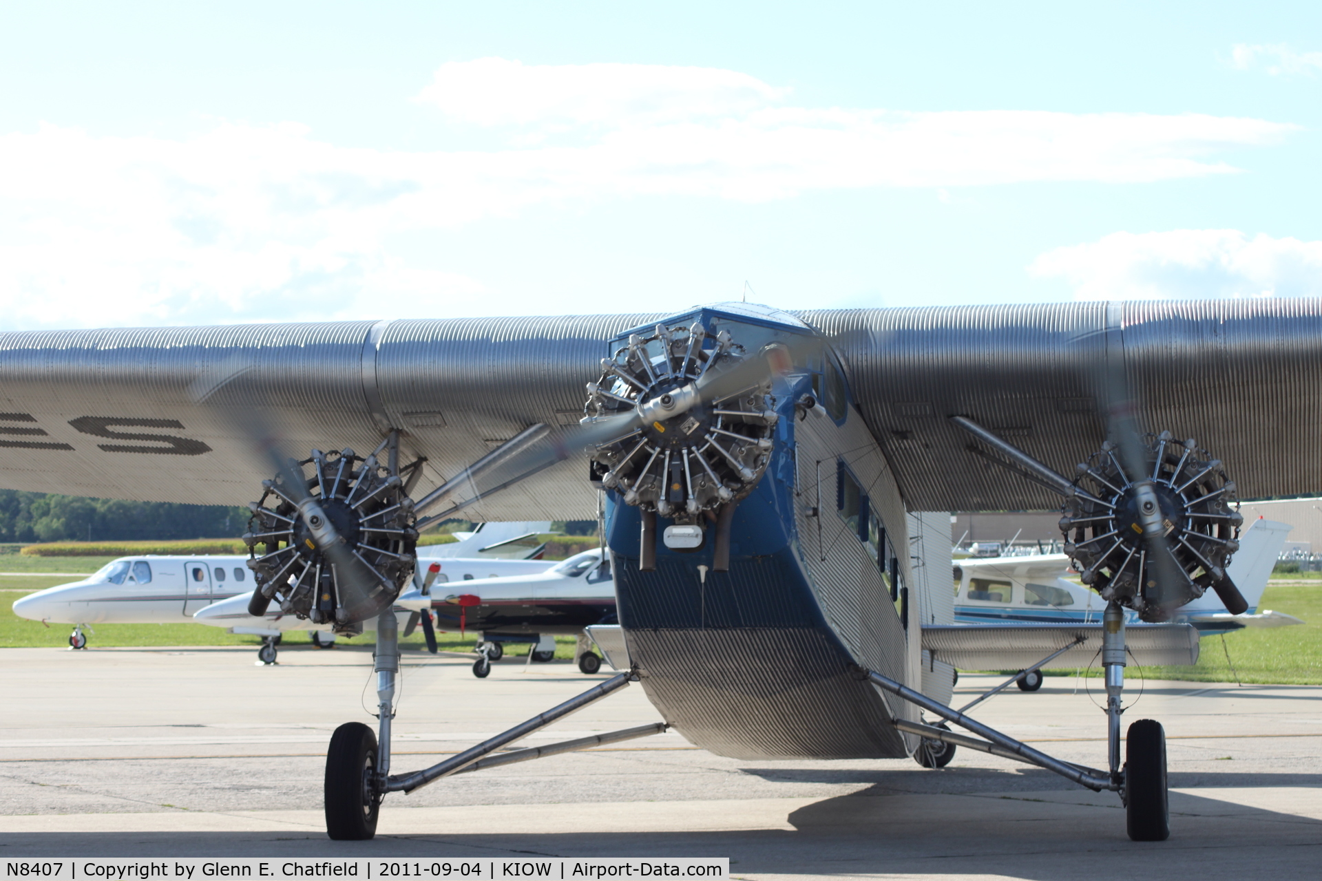 N8407, 1929 Ford 4-AT-E Tri-Motor C/N 69, Arriving at the ramp to exchange passengers.
