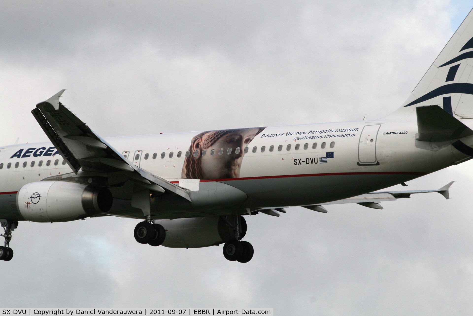 SX-DVU, 2009 Airbus A320-232 C/N 3753, Flight 3A620 is descending to RWY 25L