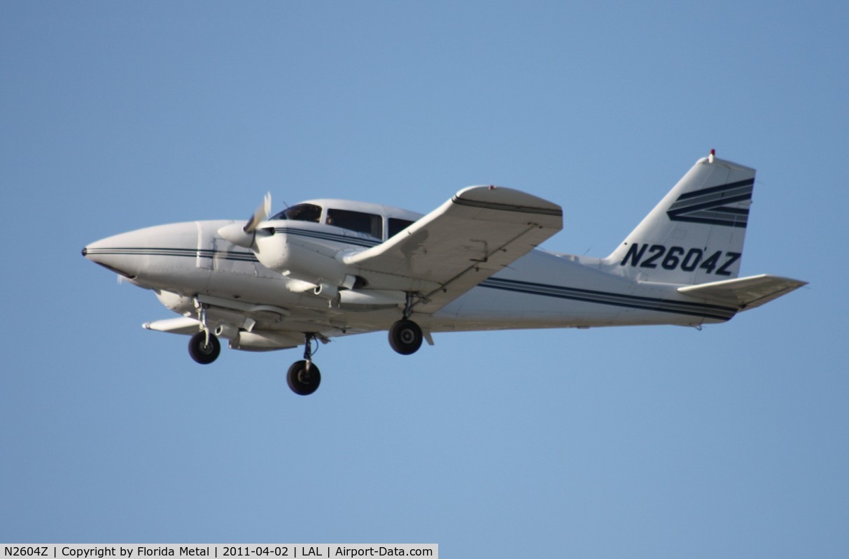 N2604Z, 1981 Piper PA-23-250 C/N 27-8154012, PA-23