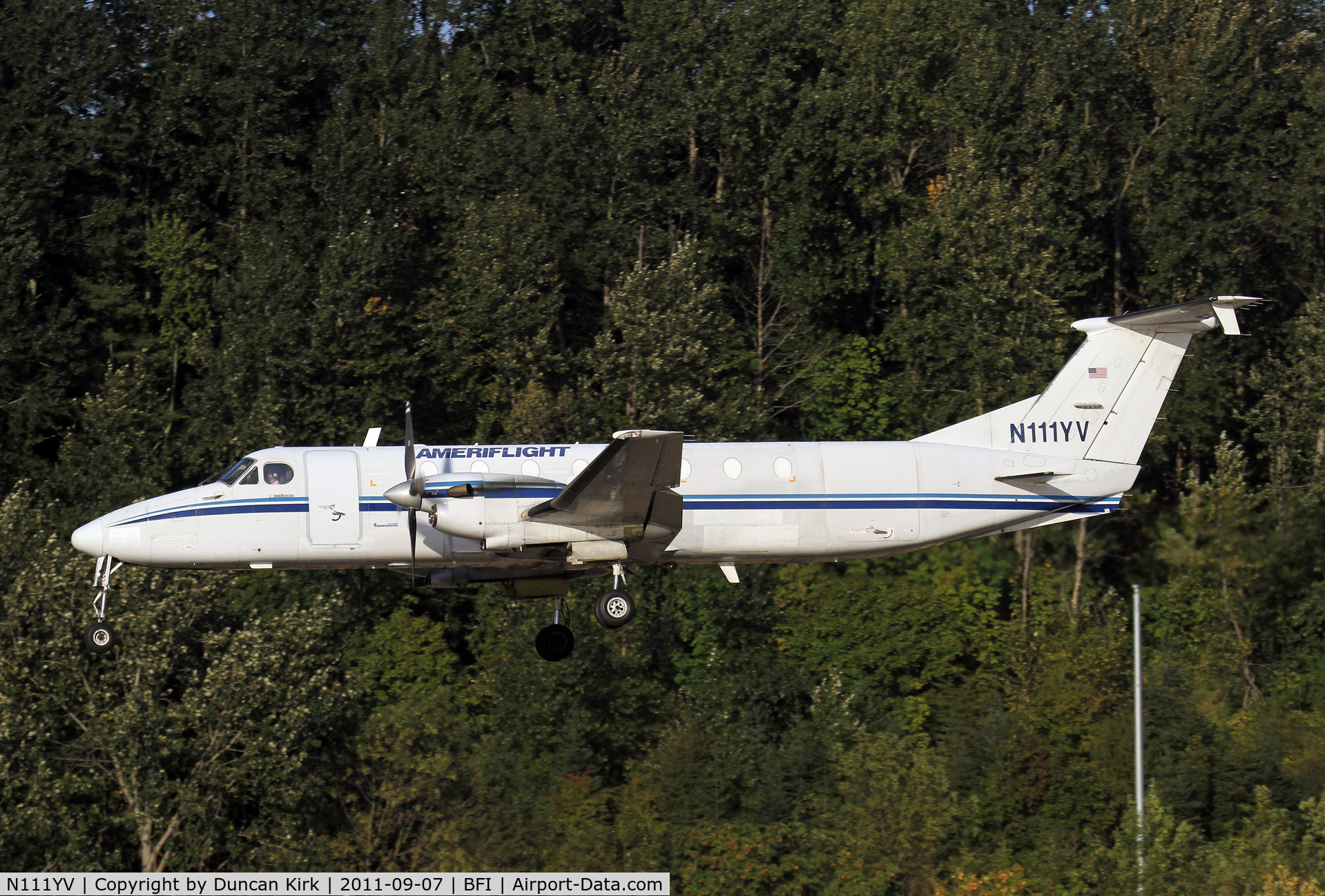N111YV, 1990 Beech 1900C C/N UC-111, Feeder flight for UPS
