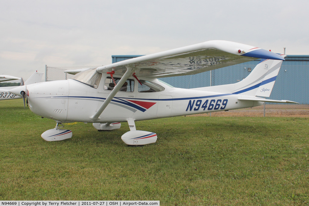 N94669, 1978 Cessna 182Q Skylane C/N 18266484, At 2011 Oshkosh