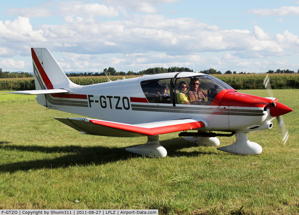 F-GTZO, Robin DR-400-120 Dauphin 2+2 C/N 2458, Arriving from flight...