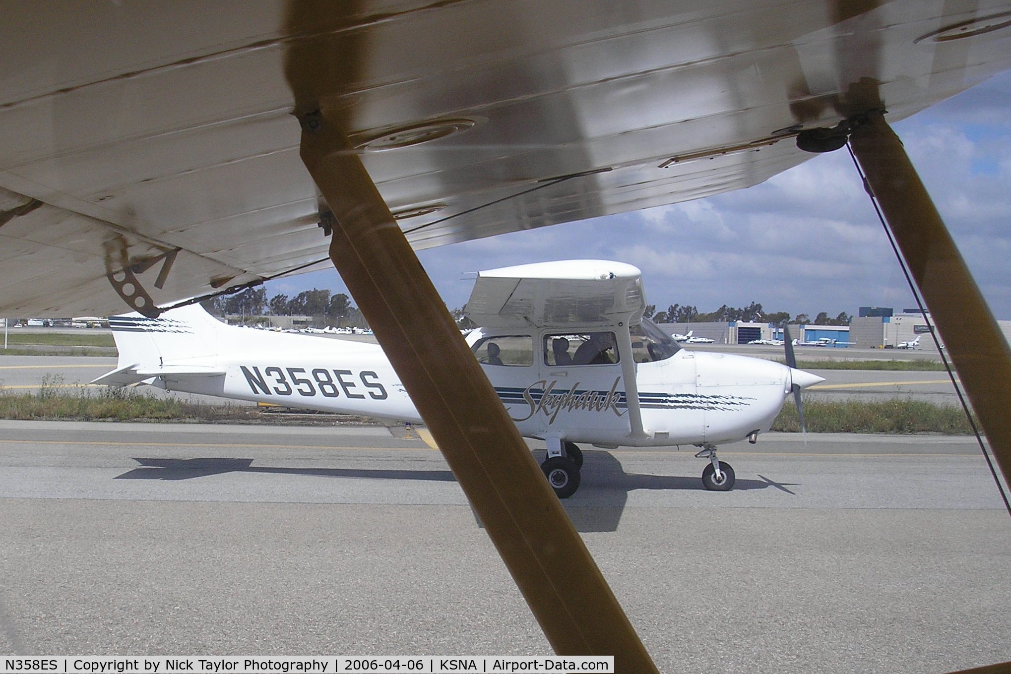 N358ES, 1997 Cessna 172R C/N 17280008, In the run up