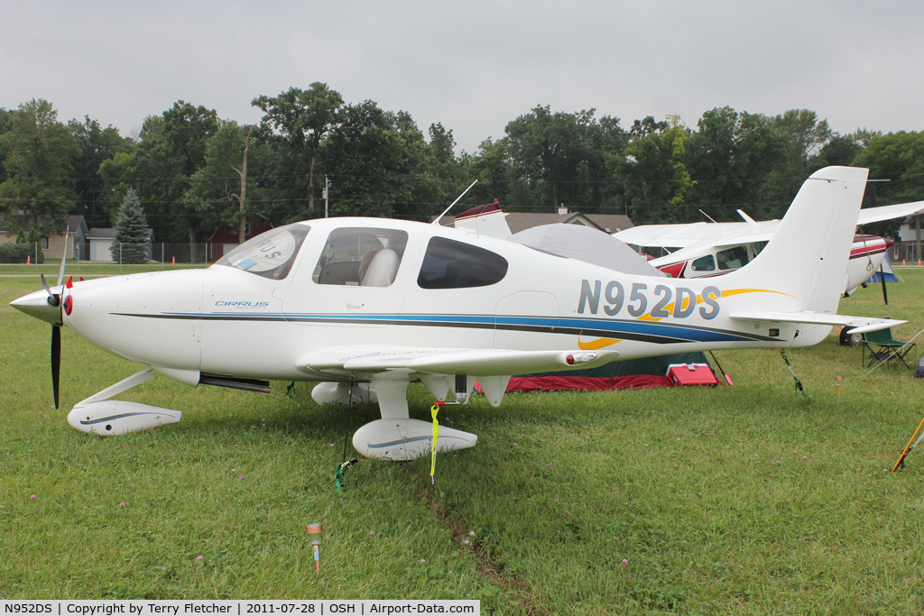 N952DS, 2000 Cirrus SR20 C/N 1102, Aircraft in the camping areas at 2011 Oshkosh