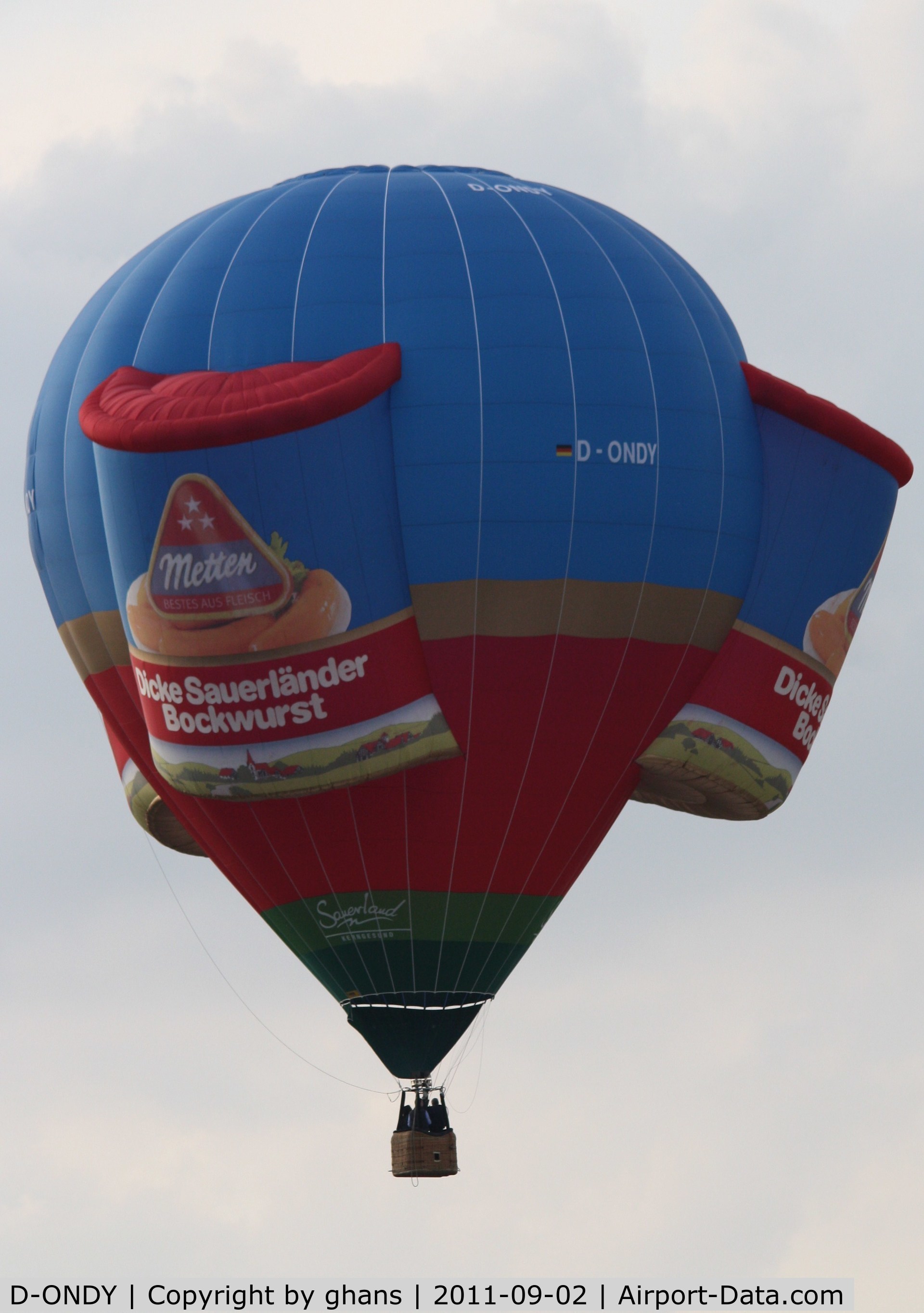 D-ONDY, 1999 Cameron Balloons Ltd. CAM N-105 C/N 4630, WIM 2011
'Dicke Sauerländer Bockwurst'