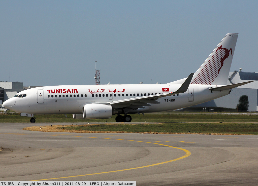 TS-IEB, 2001 Boeing 737-7L9 C/N 28015, Taxiing holding point rwy 32R for departure...