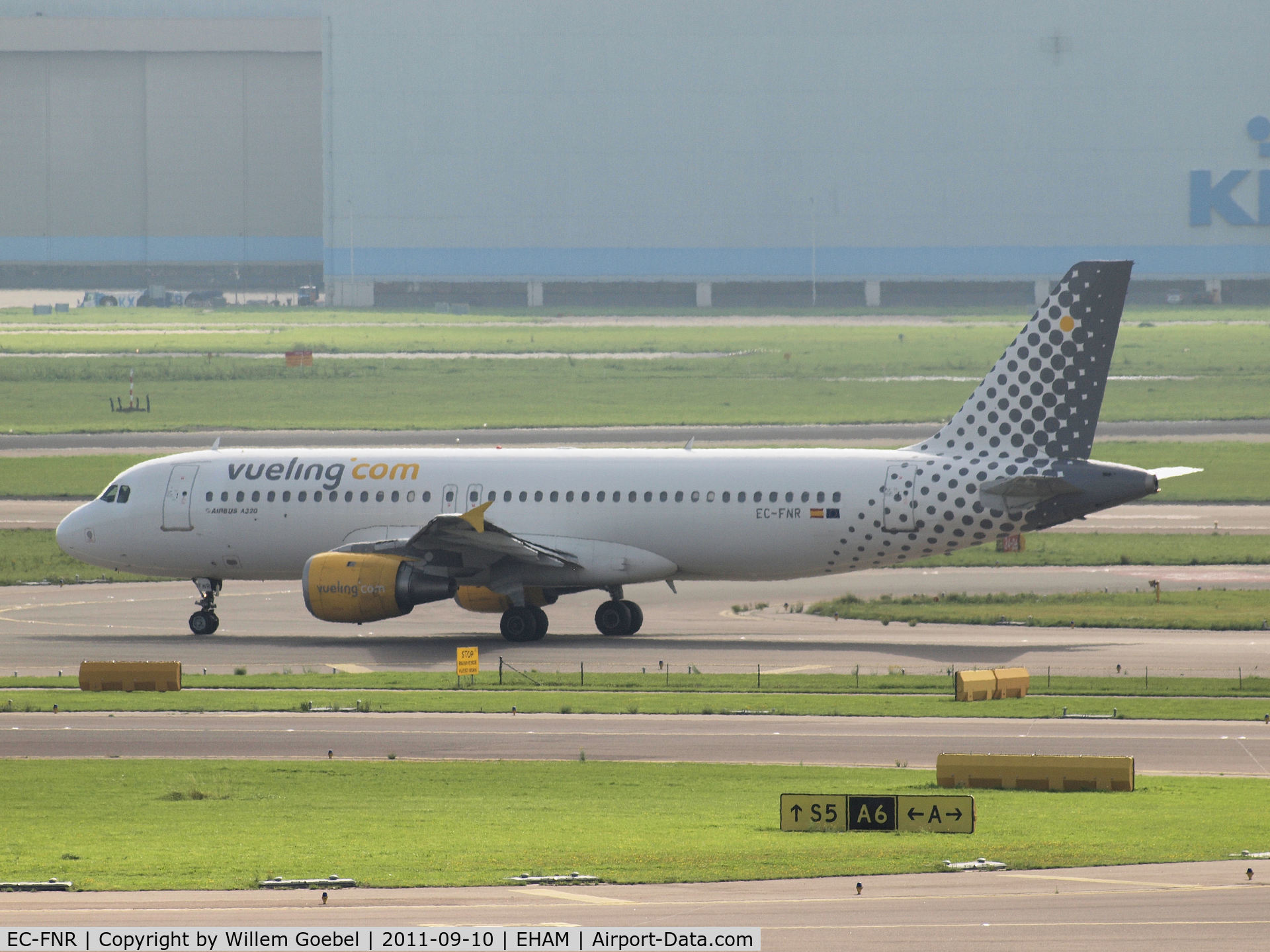 EC-FNR, 1992 Airbus A320-211 C/N 323, Taxi to the runway of 