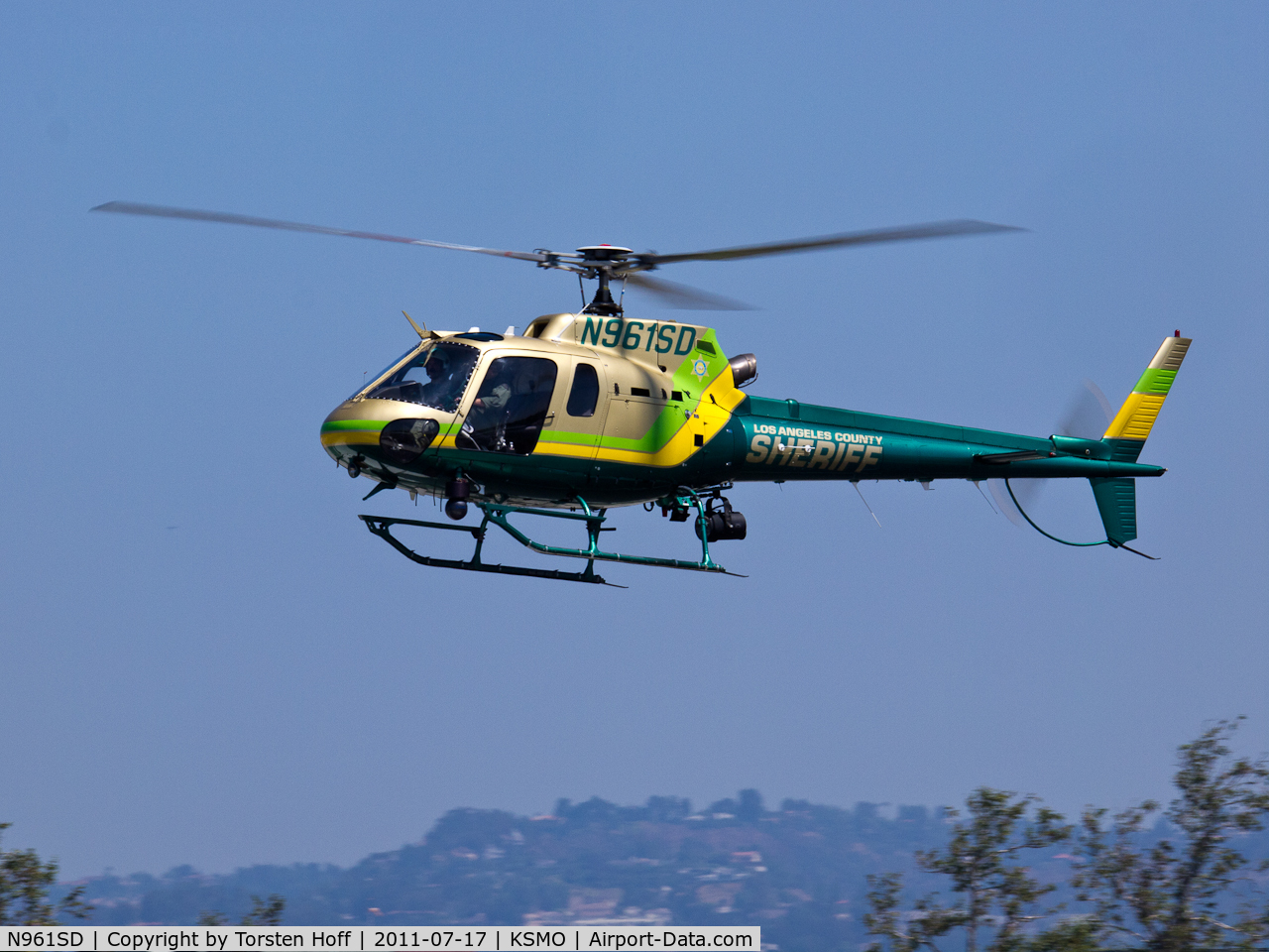 N961SD, 2001 Eurocopter AS-350B-2 Ecureuil Ecureuil C/N 3516, N961SD arriving on RWY 21