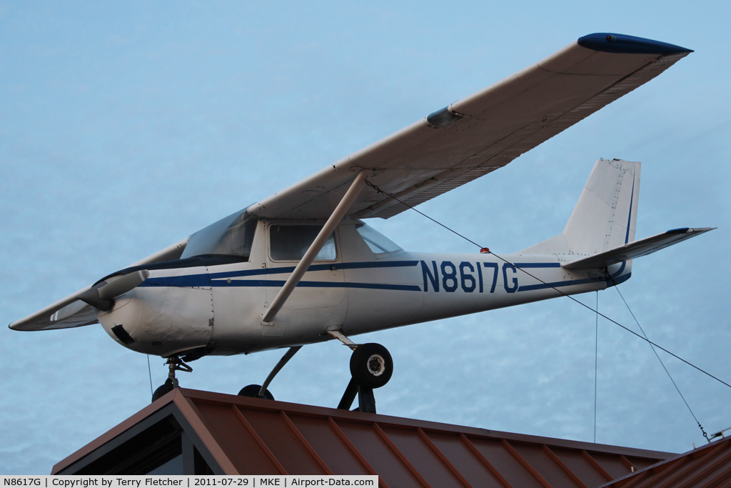 N8617G, Cessna 150F C/N 15062717, On top of restaurant , adjacent to Milwaukee Airport