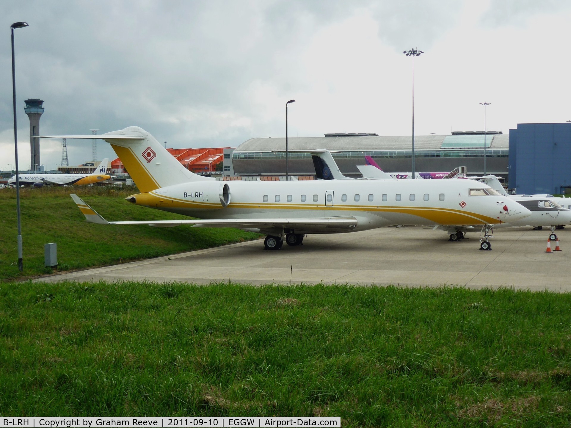 B-LRH, 2007 Bombardier BD-700-1A11 Global 5000 C/N 9241, Parked at Luton.