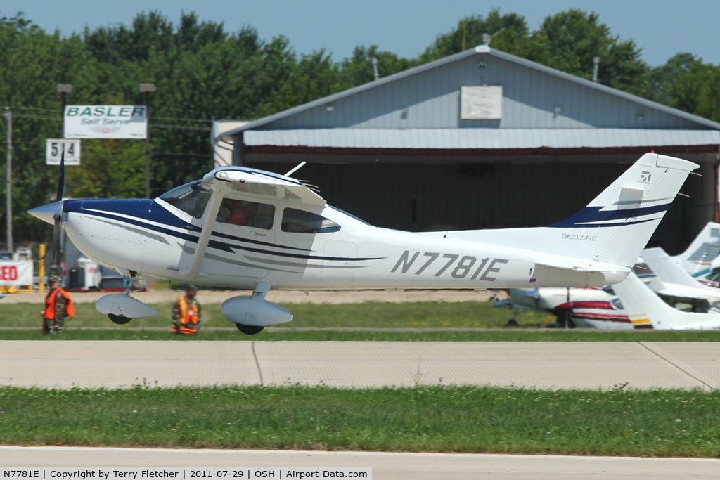 N7781E, 2005 Cessna 182T Skylane C/N 18281621, At 2011 Oshkosh