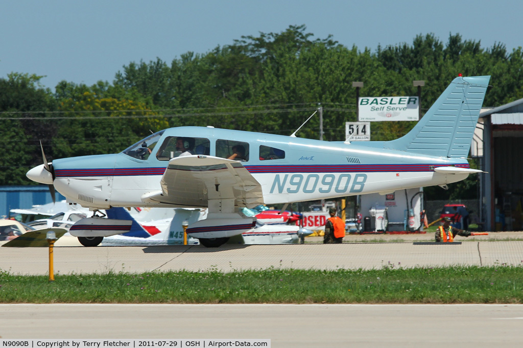 N9090B, 1986 Piper PA-28-181 C/N 2890003, At 2011 Oshkosh