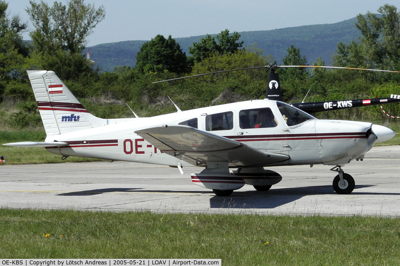 OE-KBS, Piper PA-28-181 C/N 28-8390087, Bad Voeslau