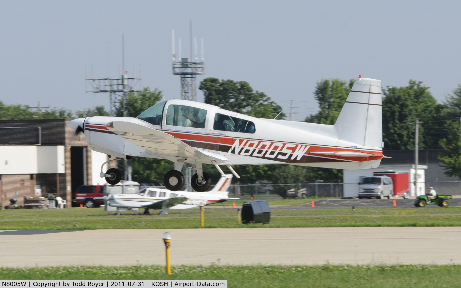 N8005W, 1974 American AA-5 C/N AA5-0562, AIRVENTURE 2011